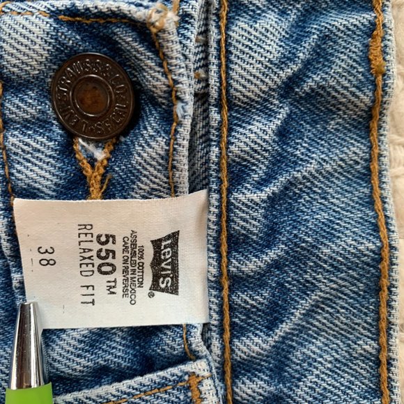 Levi Strauss & Co Jean Shorts 550 - Size 38 - Picture 3 of 5